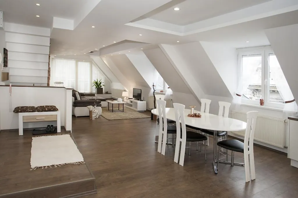 Riverside Flat With King Castle View Budapest Appartement
